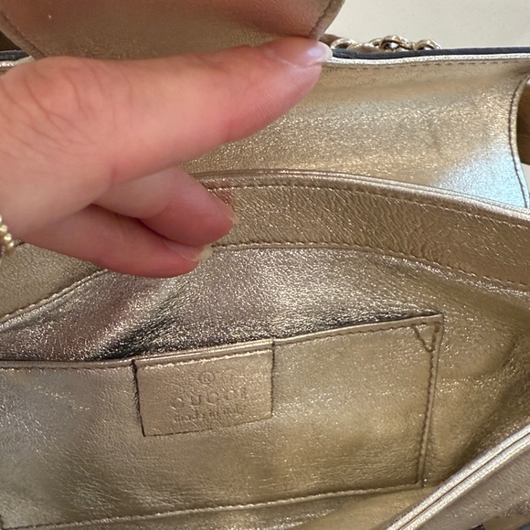 Gucci Metallic Calfskin Queen Bow Chain Clutch - Picture 6 of 6